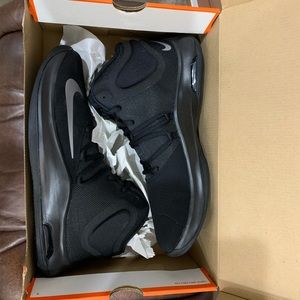 Nike Air Versatile shoes